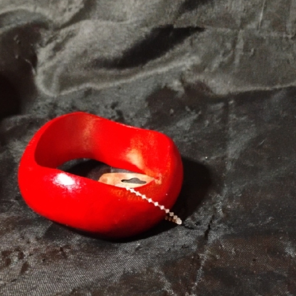 80s Vtg Red Wooden Bangle Bracelet